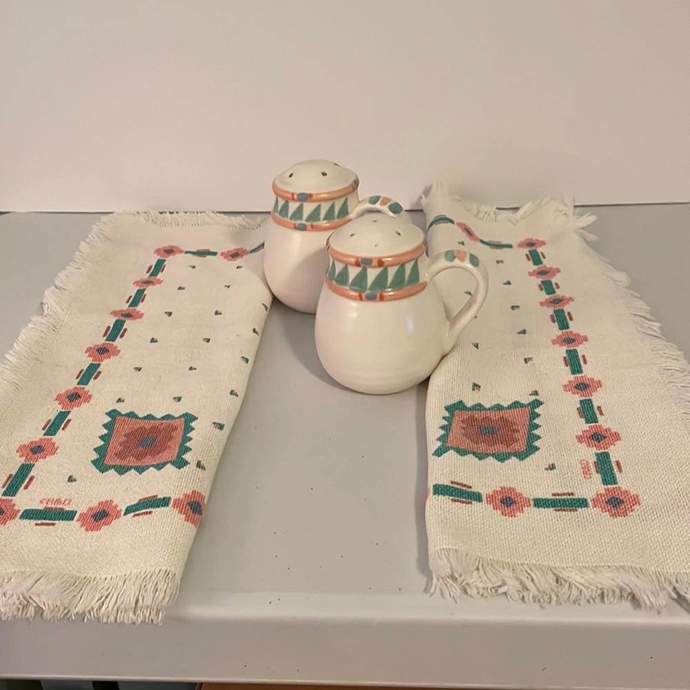 Is Southwest your style?Salt & Pepper shakers Taos by Treasure Craft